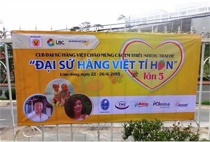 Trại hè Đại sứ hàng Việt tí hon 2015: Nối những vòng tay