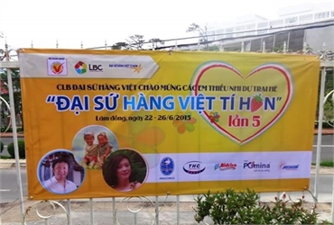 Trại hè Đại sứ hàng Việt tí hon 2015: Nối những vòng tay